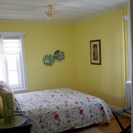 Gîte Chez Rosemarie Le Le Bic Extérieur photo